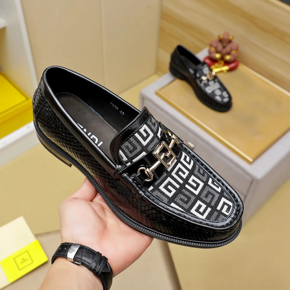 Men's shoes💰460 🕷🕷【FENDI】The latest men's formal leather shoes🇨🇳Classic series not to be missed💯The first layer is made of imported first-layer cowhide☘Original quality, the leather is smooth and delicate🎋The version is awesome, the perfect streamlined outline🍇🐮Leather lining, color, size 38-45...